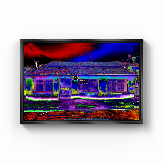 A house from another dimension - Kanvas Tablo